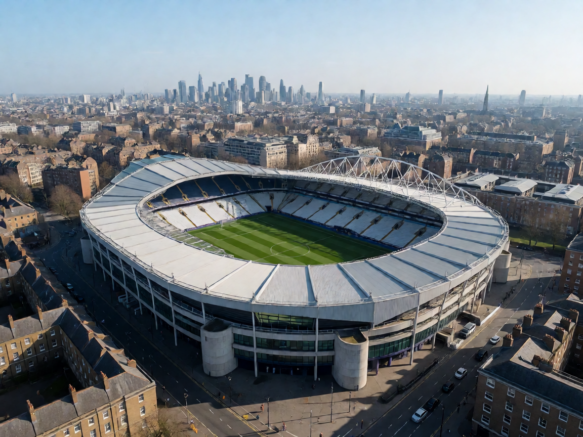 英超球场高空俯瞰视角，展示球场全貌与周边城市景观